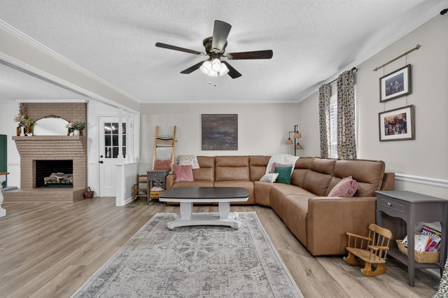 22 Jeans Rd, Fayetteville, TN 37334