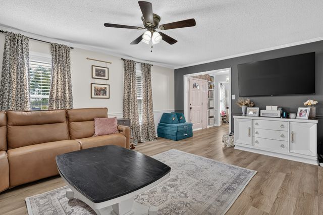 22 Jeans Rd, Fayetteville, TN 37334