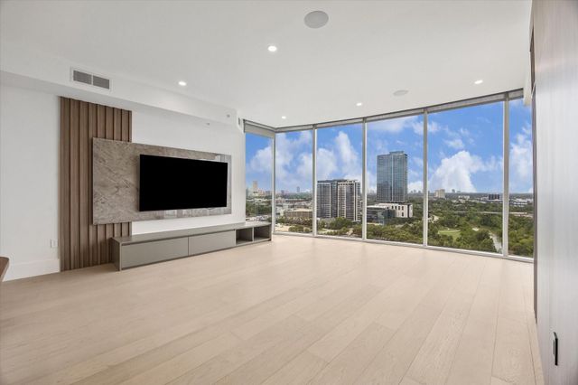 3333 Allen Parkway 1905, Houston, TX 77019