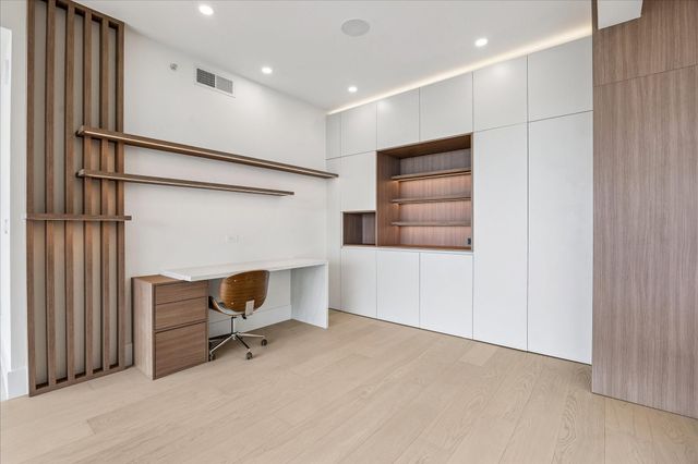 3333 Allen Parkway 1905, Houston, TX 77019