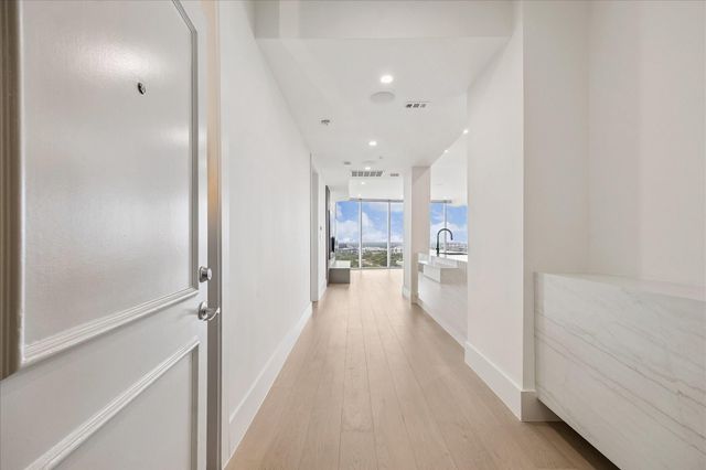 3333 Allen Parkway 1905, Houston, TX 77019