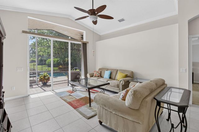 6815 Imperial Beach Circle, Delray Beach, FL 33446