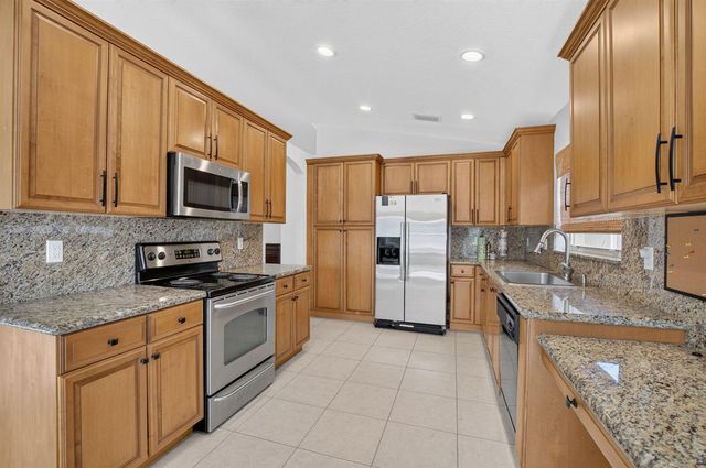 6815 Imperial Beach Circle, Delray Beach, FL 33446