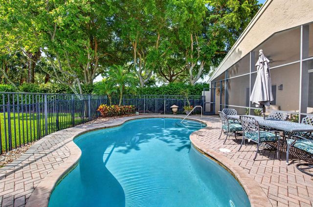 6815 Imperial Beach Circle, Delray Beach, FL 33446
