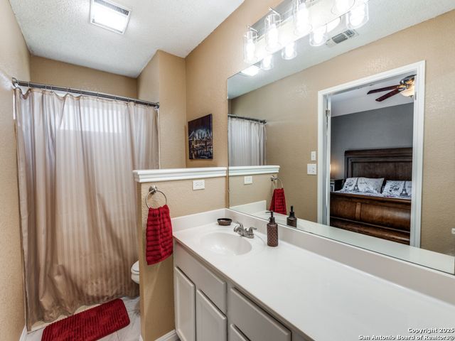 1174 Mooncrest, New Braunfels, TX 78130