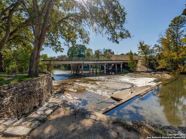 1174 Mooncrest, New Braunfels, TX 78130