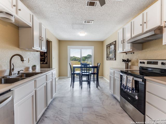 1174 Mooncrest, New Braunfels, TX 78130