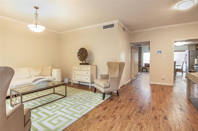 1802 Stoney Brook Drive 104, Houston, TX 77063