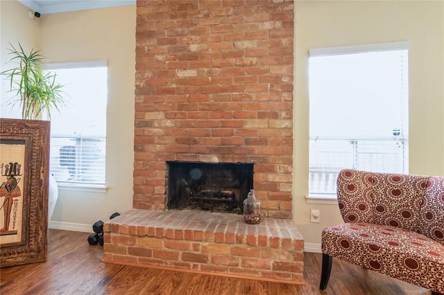 1802 Stoney Brook Drive 104, Houston, TX 77063