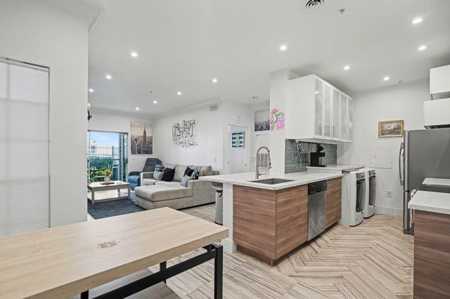 3231 Allen Parkway 2104, Houston, TX 77019