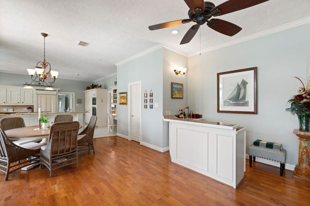 2207 Twin Oaks Boulevard, Kemah, TX 77565