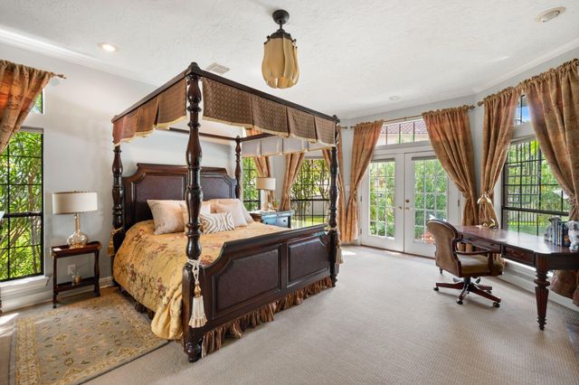 2207 Twin Oaks Boulevard, Kemah, TX 77565