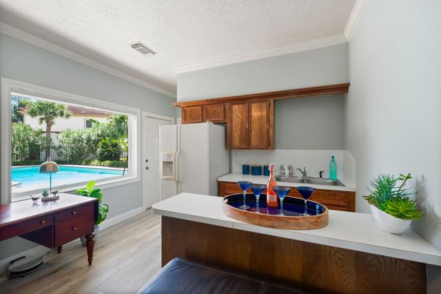 2207 Twin Oaks Boulevard, Kemah, TX 77565