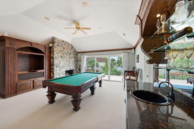2207 Twin Oaks Boulevard, Kemah, TX 77565