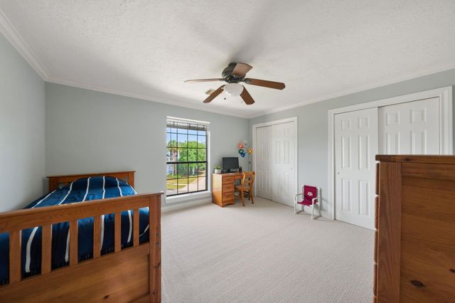 2207 Twin Oaks Boulevard, Kemah, TX 77565