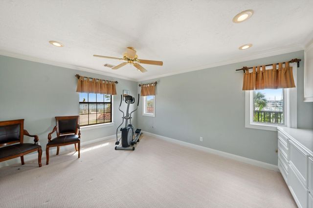 2207 Twin Oaks Boulevard, Kemah, TX 77565