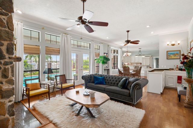 2207 Twin Oaks Boulevard, Kemah, TX 77565