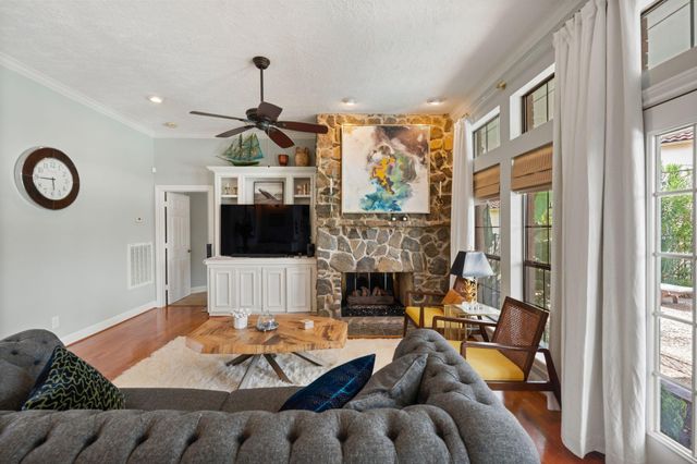 2207 Twin Oaks Boulevard, Kemah, TX 77565