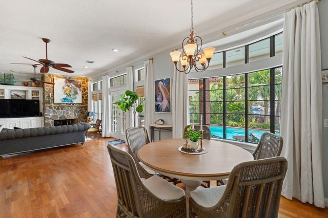 2207 Twin Oaks Boulevard, Kemah, TX 77565