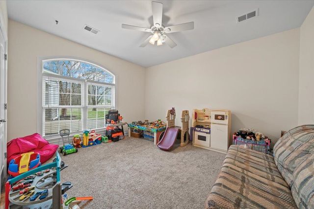 700 KEOUGH DR, Piperton, TN 38017