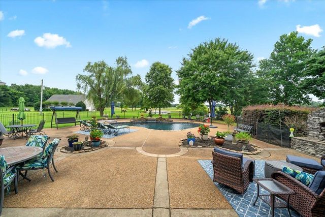 700 KEOUGH DR, Piperton, TN 38017