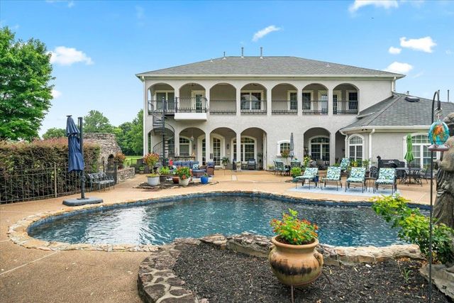 700 KEOUGH DR, Piperton, TN 38017