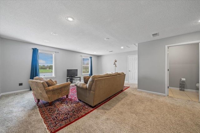 700 KEOUGH DR, Piperton, TN 38017