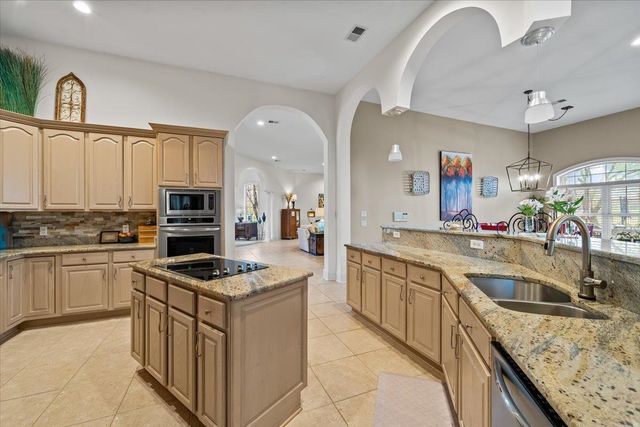 700 KEOUGH DR, Piperton, TN 38017