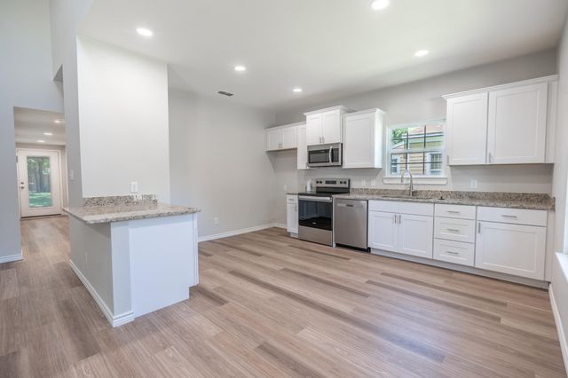 233 S Harrison St, Longview, TX 75601