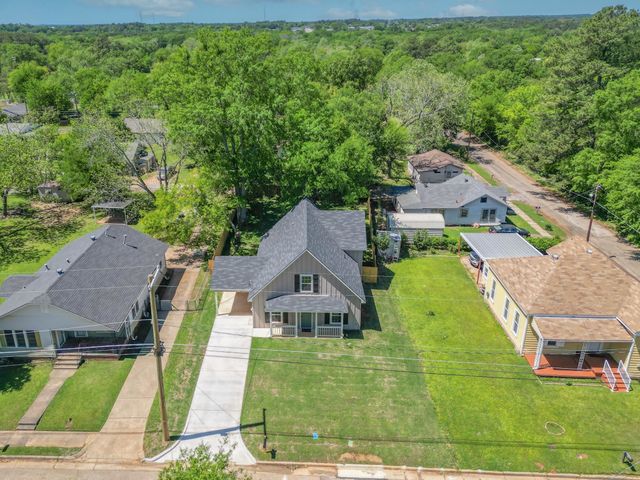 233 S Harrison St, Longview, TX 75601