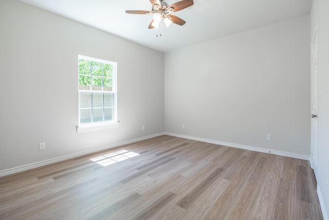 233 S Harrison St, Longview, TX 75601