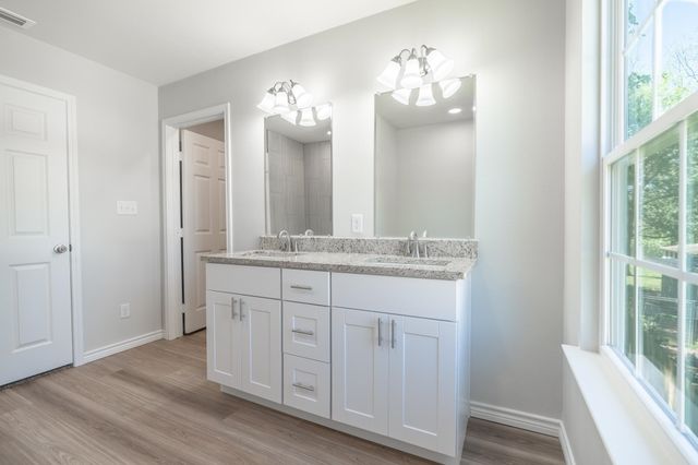 233 S Harrison St, Longview, TX 75601