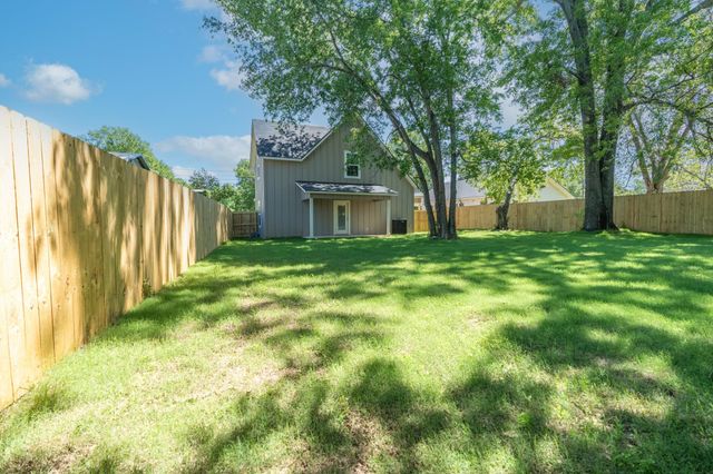 233 S Harrison St, Longview, TX 75601