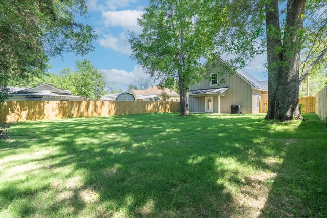 233 S Harrison St, Longview, TX 75601