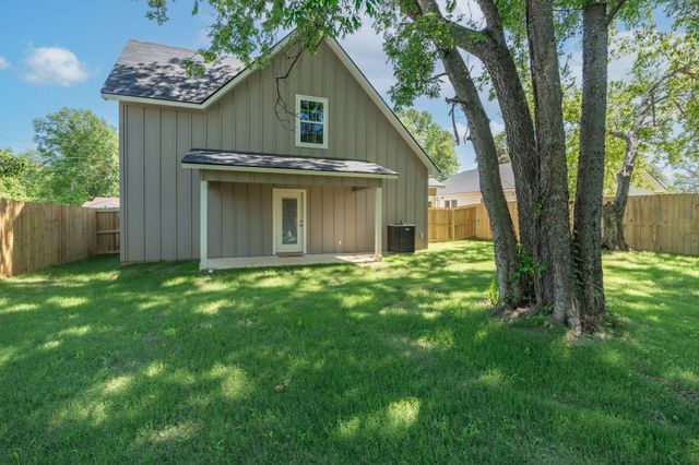 233 S Harrison St, Longview, TX 75601