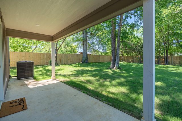 233 S Harrison St, Longview, TX 75601