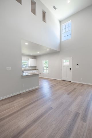 233 S Harrison St, Longview, TX 75601