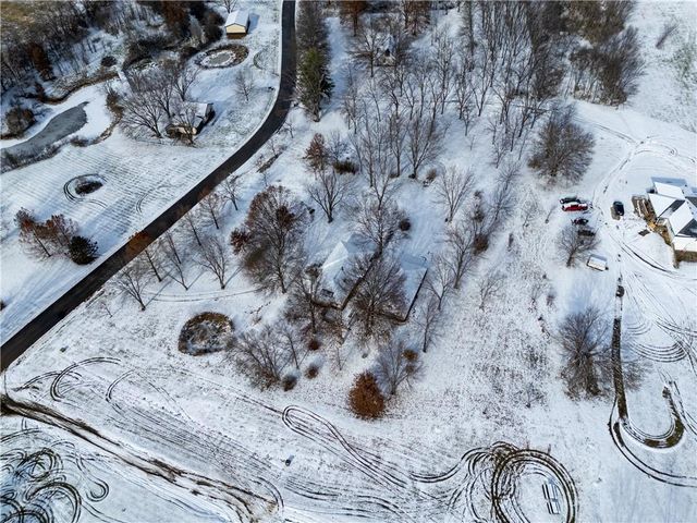 16211 Kountryridge Drive, Kearney, MO 64060