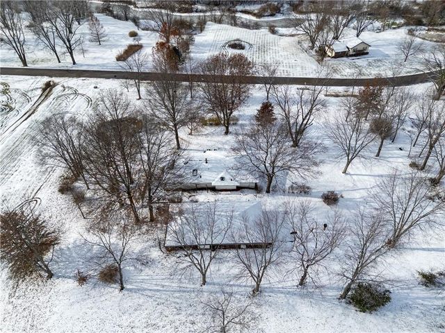 16211 Kountryridge Drive, Kearney, MO 64060