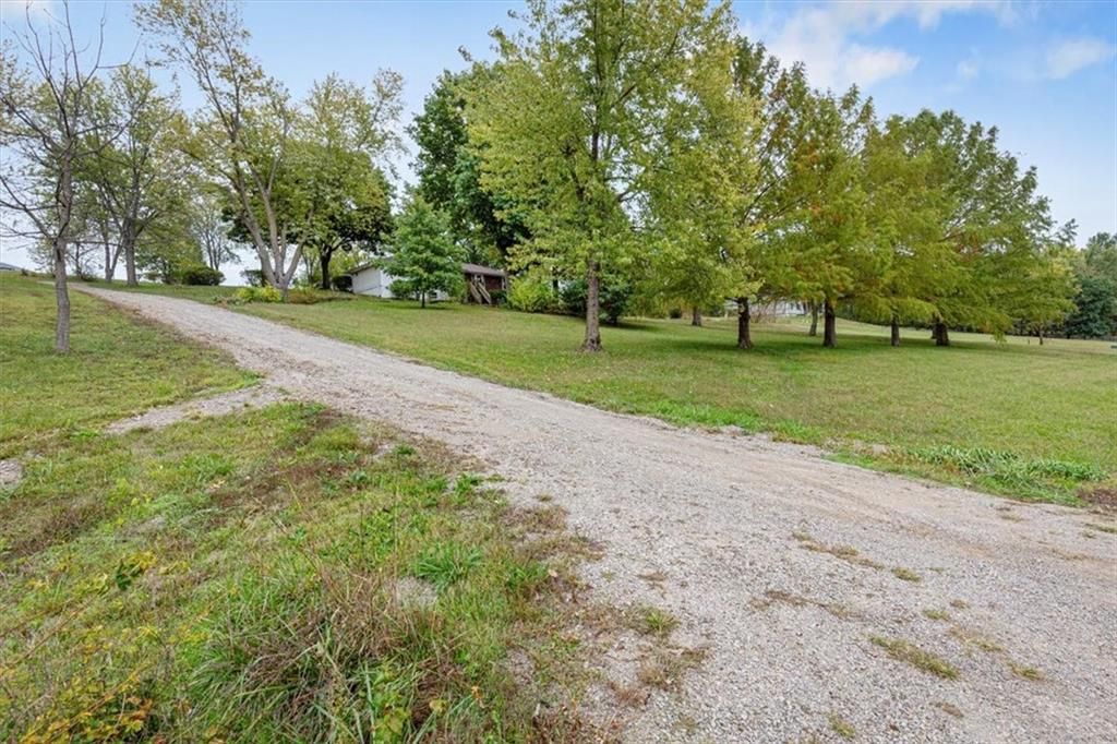 16211 Kountryridge Drive, Kearney, MO 64060
