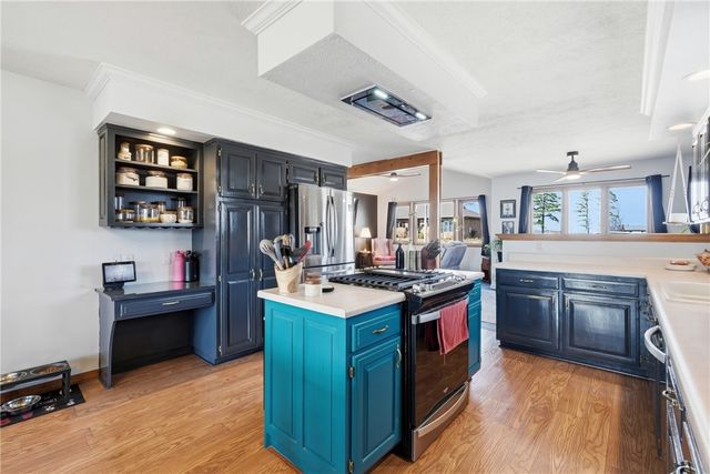 24 Indian Wells Drive, Holiday Island, AR 72631