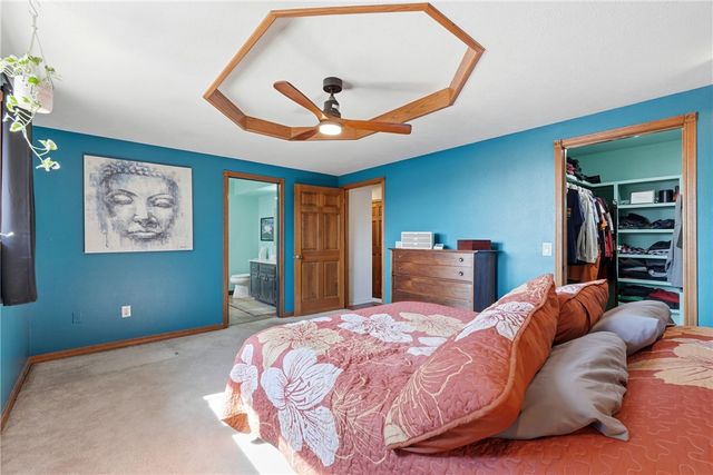 24 Indian Wells Drive, Holiday Island, AR 72631