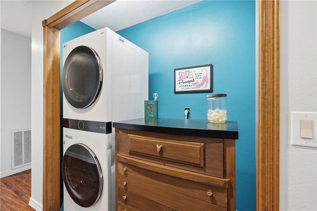 24 Indian Wells Drive, Holiday Island, AR 72631