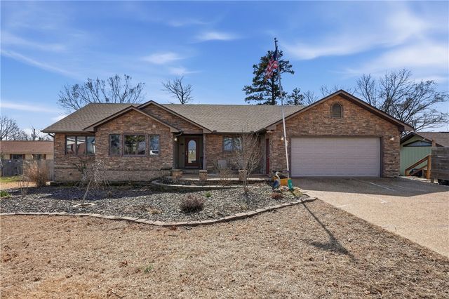 24 Indian Wells Drive, Holiday Island, AR 72631