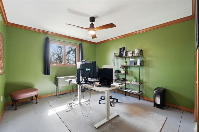 24 Indian Wells Drive, Holiday Island, AR 72631