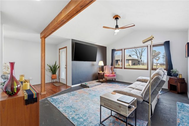 24 Indian Wells Drive, Holiday Island, AR 72631