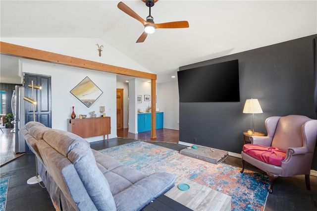 24 Indian Wells Drive, Holiday Island, AR 72631