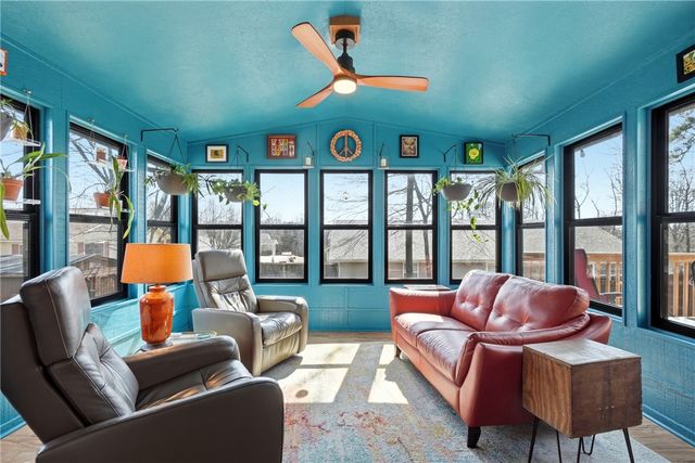 24 Indian Wells Drive, Holiday Island, AR 72631