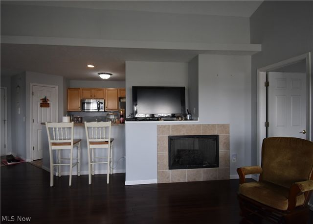 23004 Chandlers Lane 4-344, Olmsted Falls, OH 44138