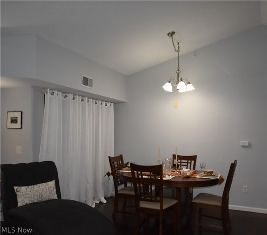 23004 Chandlers Lane 4-344, Olmsted Falls, OH 44138